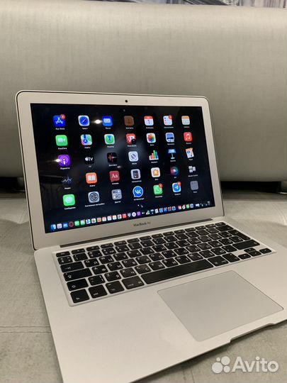 Macbook air 13 2017 года i5, ssd 128 gb