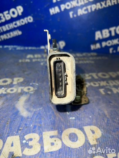 Задний левый замок двери Geely Mk седан 2009