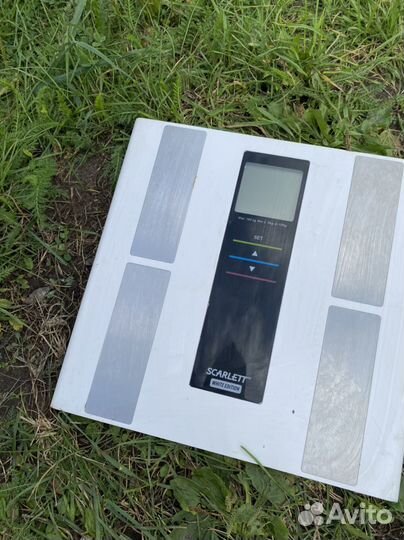 Весы напольные Scarlett