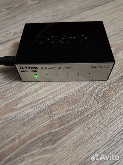 Коммутатор D-link DGS-1005D i2