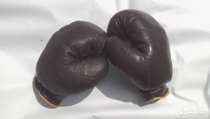 Боксерские перчатки