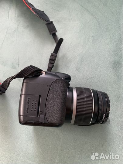 Зеркальный фотоаппарат Canon EOS 550D