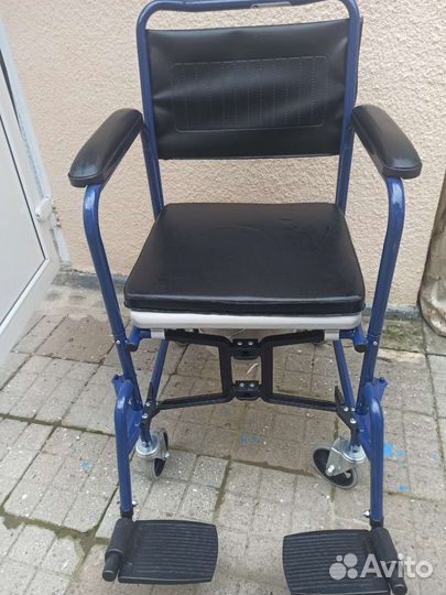 Стул, кресло коляска с санитарным оснащениеи