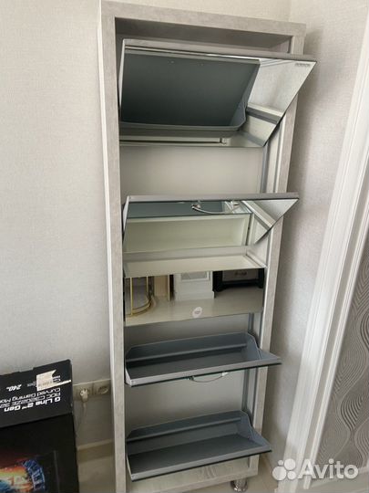 Новая Заводская Обувница с зеркальными ящиками