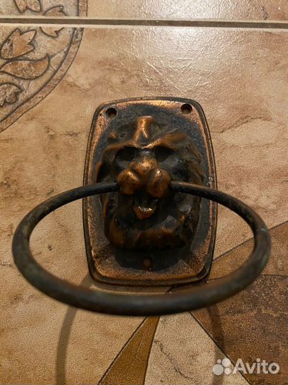 Дверная ручка