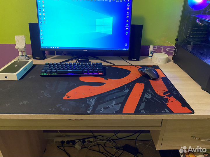 Письменный стол