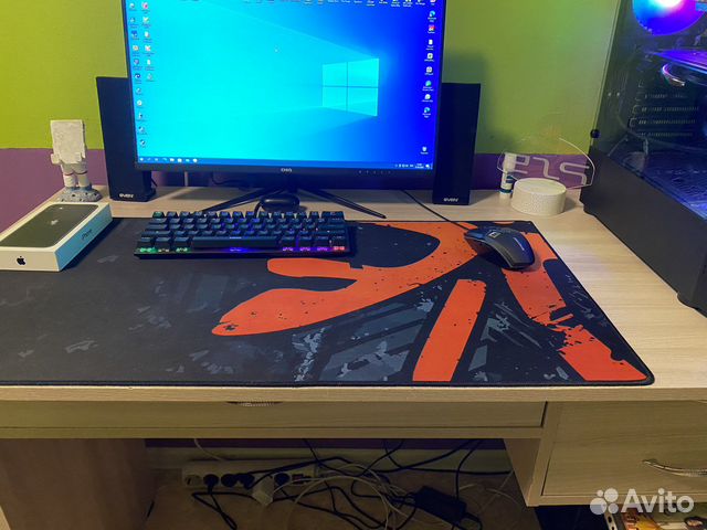 Письменный стол