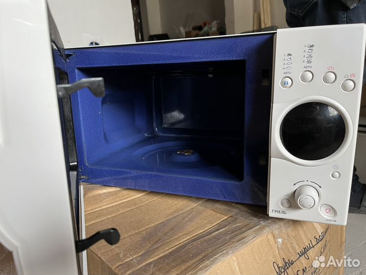 Микроволновая печь Samsung CE2875NR