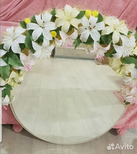 Зеркало в современный интерьер 60см