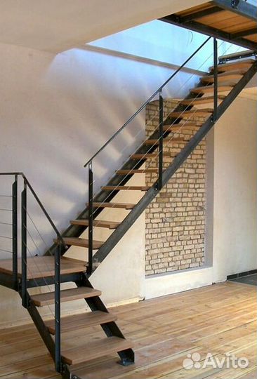 Лестница в коттедж