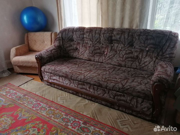 Диван