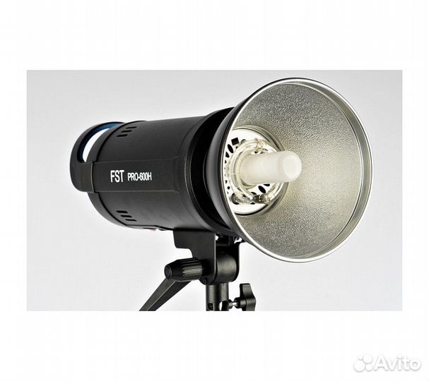 Вспышка студийная FST PRO-600H с рефлектором