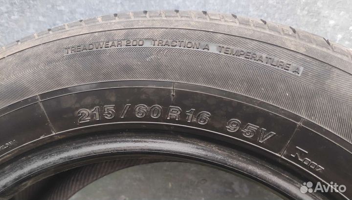 Yokohama dB Decibel E70 215/60 R16 90V