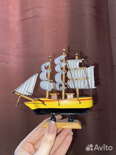 Модель корабля из дерева