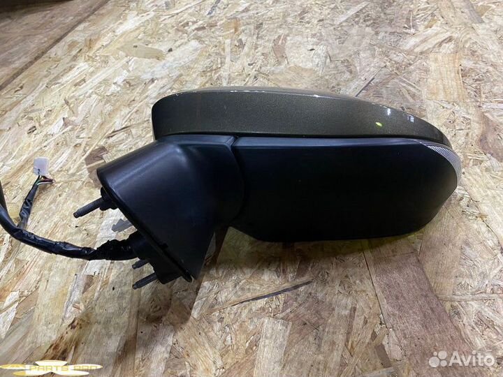 Зеркало левого переднего бока Toyota Corolla E210