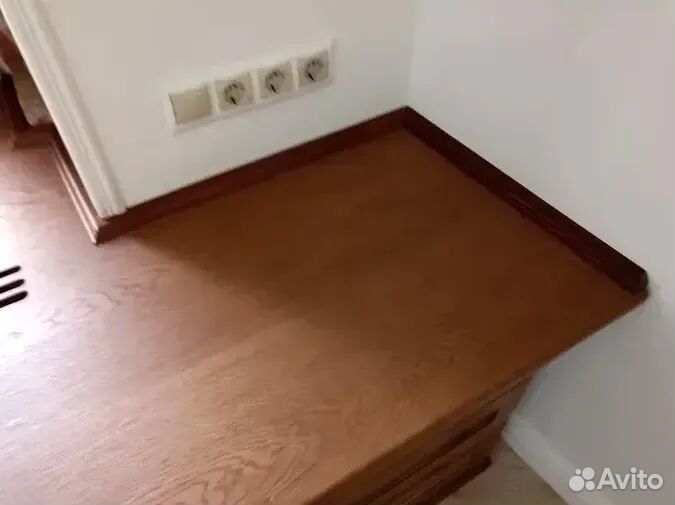 Стол письменный из массива