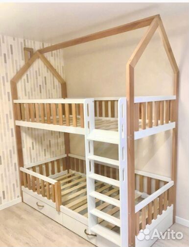 Детская Кровать из бука с лестницей