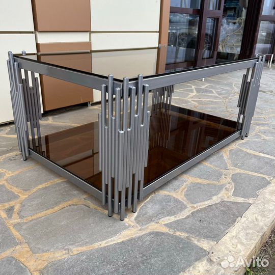 Журнальный столик