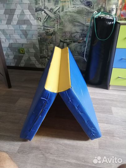 Мат гимнастический складной 100 на 100