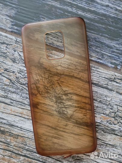 Чехлы на телефоны