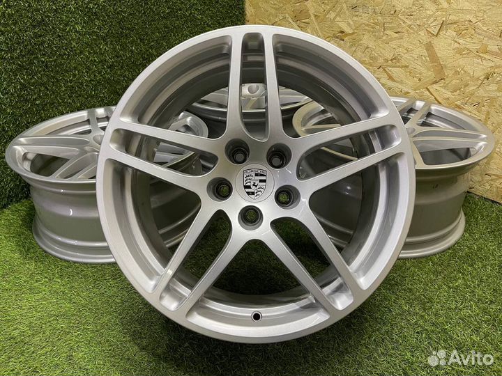 Оригинальные кованые диски R-18 Porshe Macan