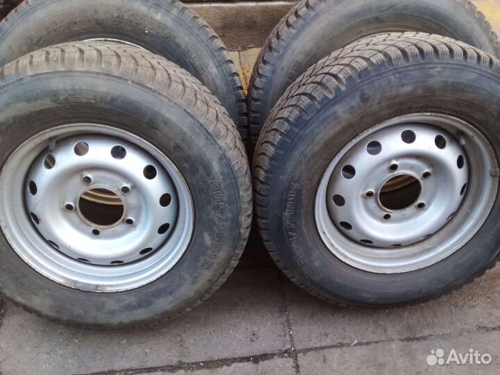 Продаю два комплекта колес r 15