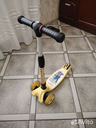 Самокат детский трехколесный