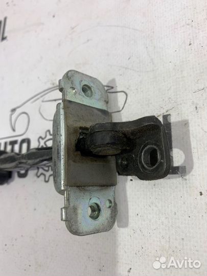 Ограничитель двери передний правый Kia Spectra S6D