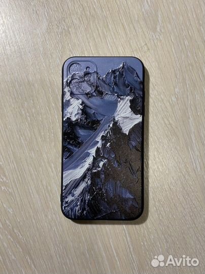 Чехол на iPhone 11