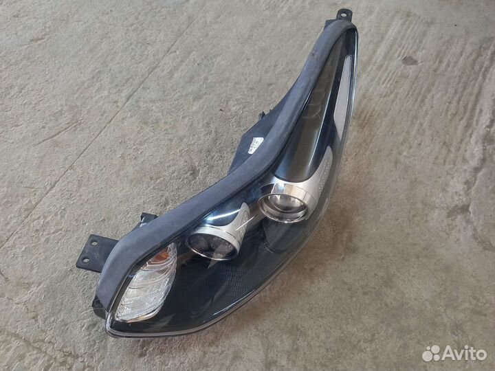 Фара левая Kia Sportage 4 галоген