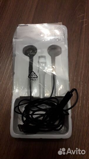 Новые наушники с микрофоном