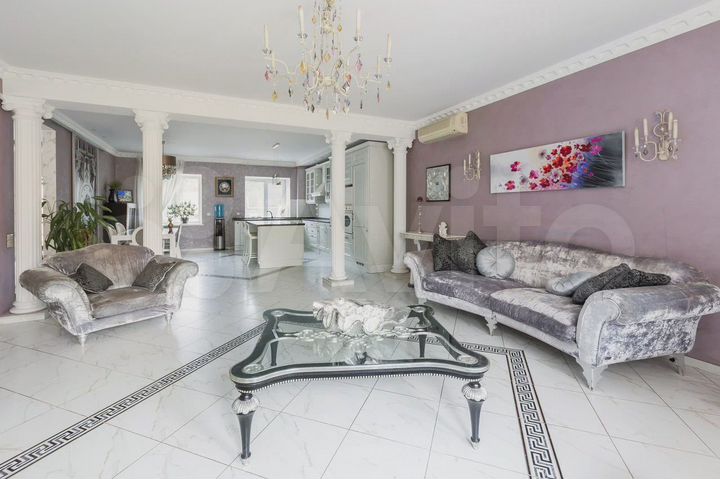 Дом 385 м² на участке 12,4 сот.