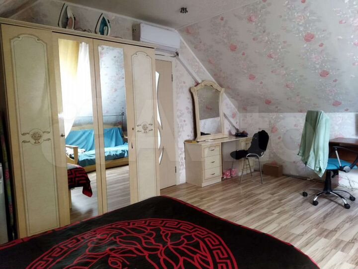 Дом 300 м² на участке 4 сот.