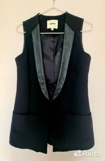 Жилет женский классический