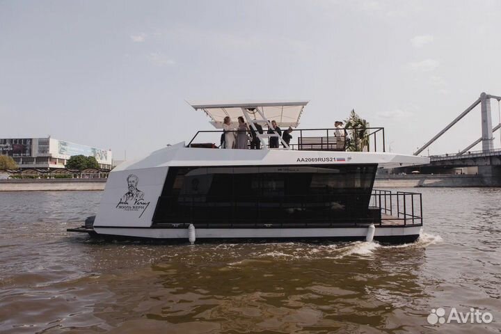 Бутик-отель на воде в аренду для прогулок в Москве