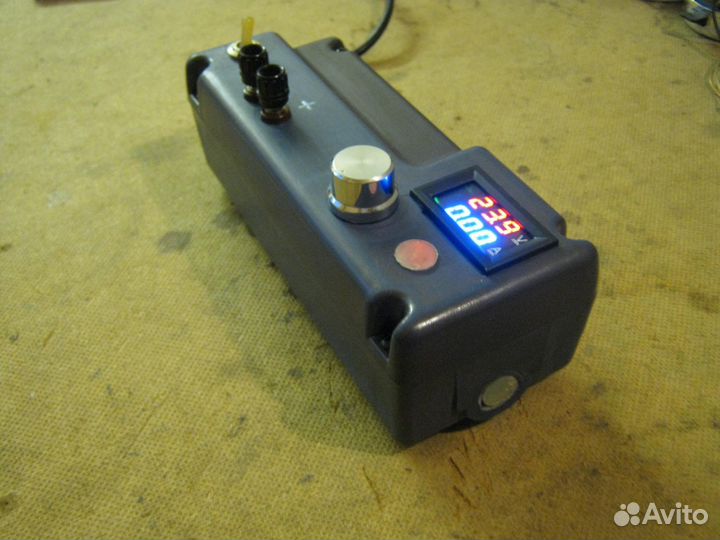 Блок питания-зарядник 0-24 вольта 4А