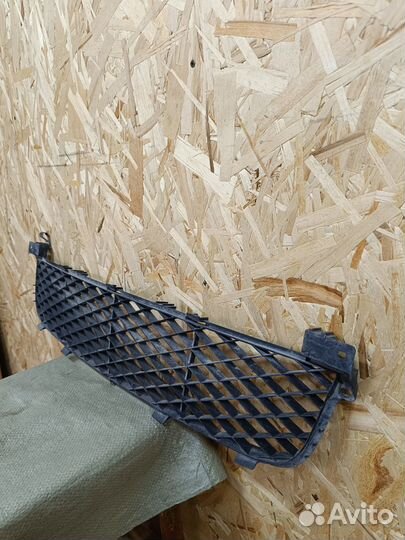 Решетка переднего бампера Suzuki Grand Vitara 2