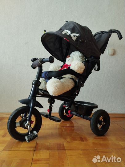 Детский велосипед трехколесный с ручкой бу