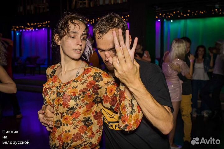 Тренер по современному танцу