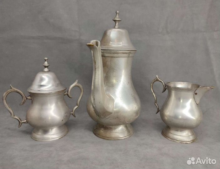 Старинный чайный сервиз