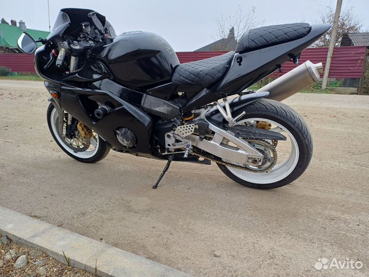Honda cbr 954