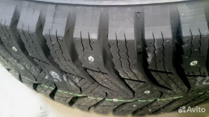 Kumho WinterCraft Ice WI31 215/70 R15 98T