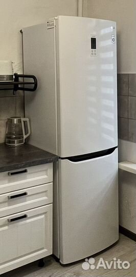 Холодильник LG (total NO frost)