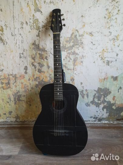 Акустическая гитара