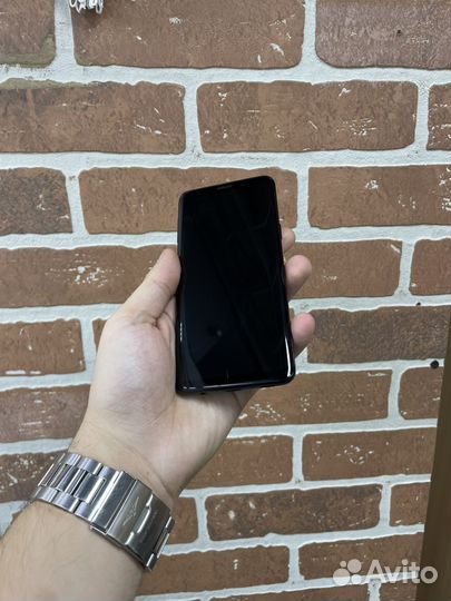 Samsung Galaxy S9, 4/64 ГБ
