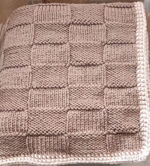 Плед вязаный ручной работы