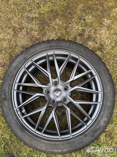 Комплект зимних колес r18