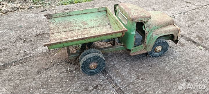 Игрушка самосвал «ЗИЛ». СССР