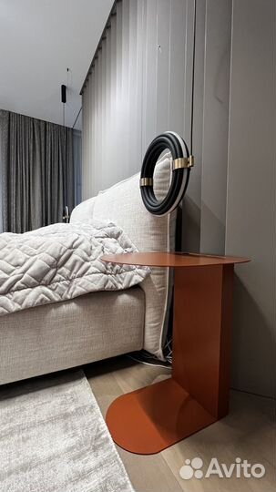 Столик прикроватный