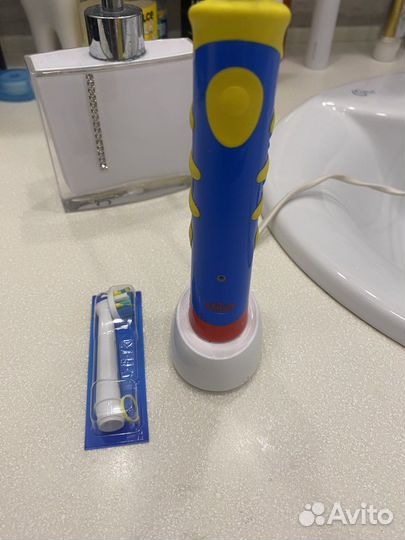 Зубная щетка oral b